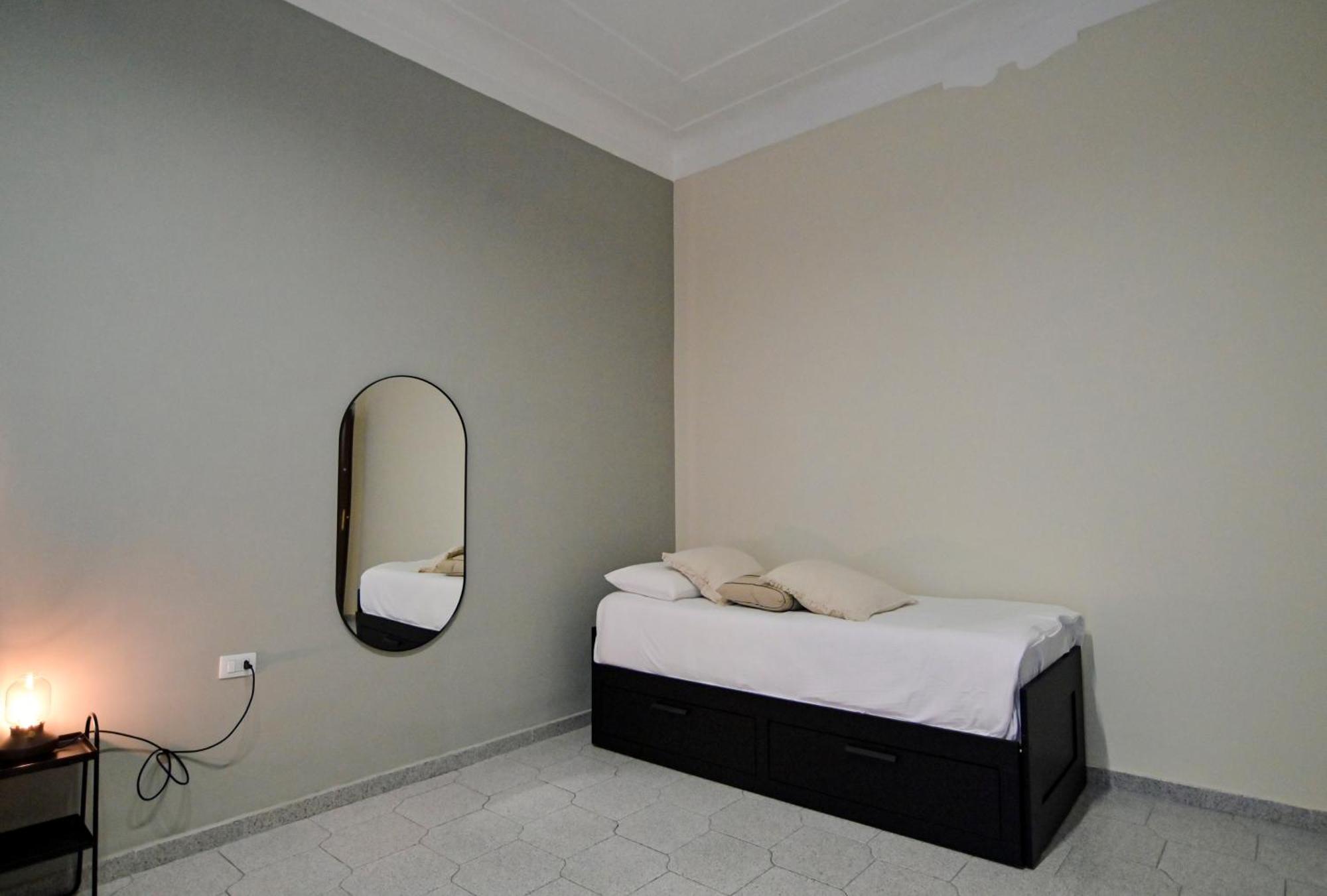 Cozy Central Residence Napoli Esterno foto