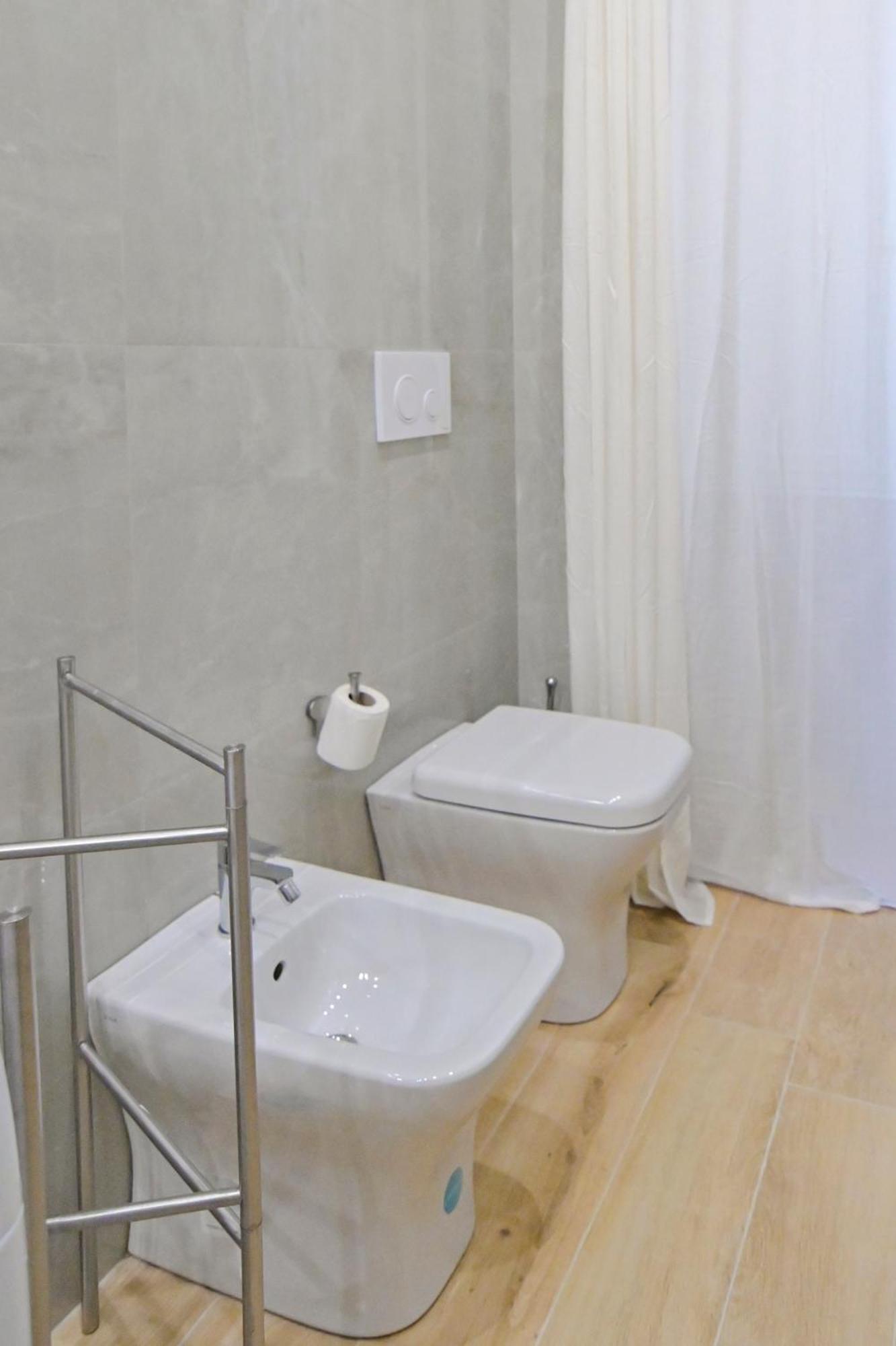Cozy Central Residence Napoli Esterno foto